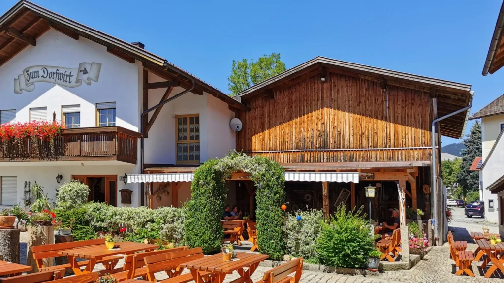 Biergarten im Gasthof zum Dorfwirt Arnbruck Biergarten im Ausflugslokal im Landkreis Regen Gasthof im Zellertal